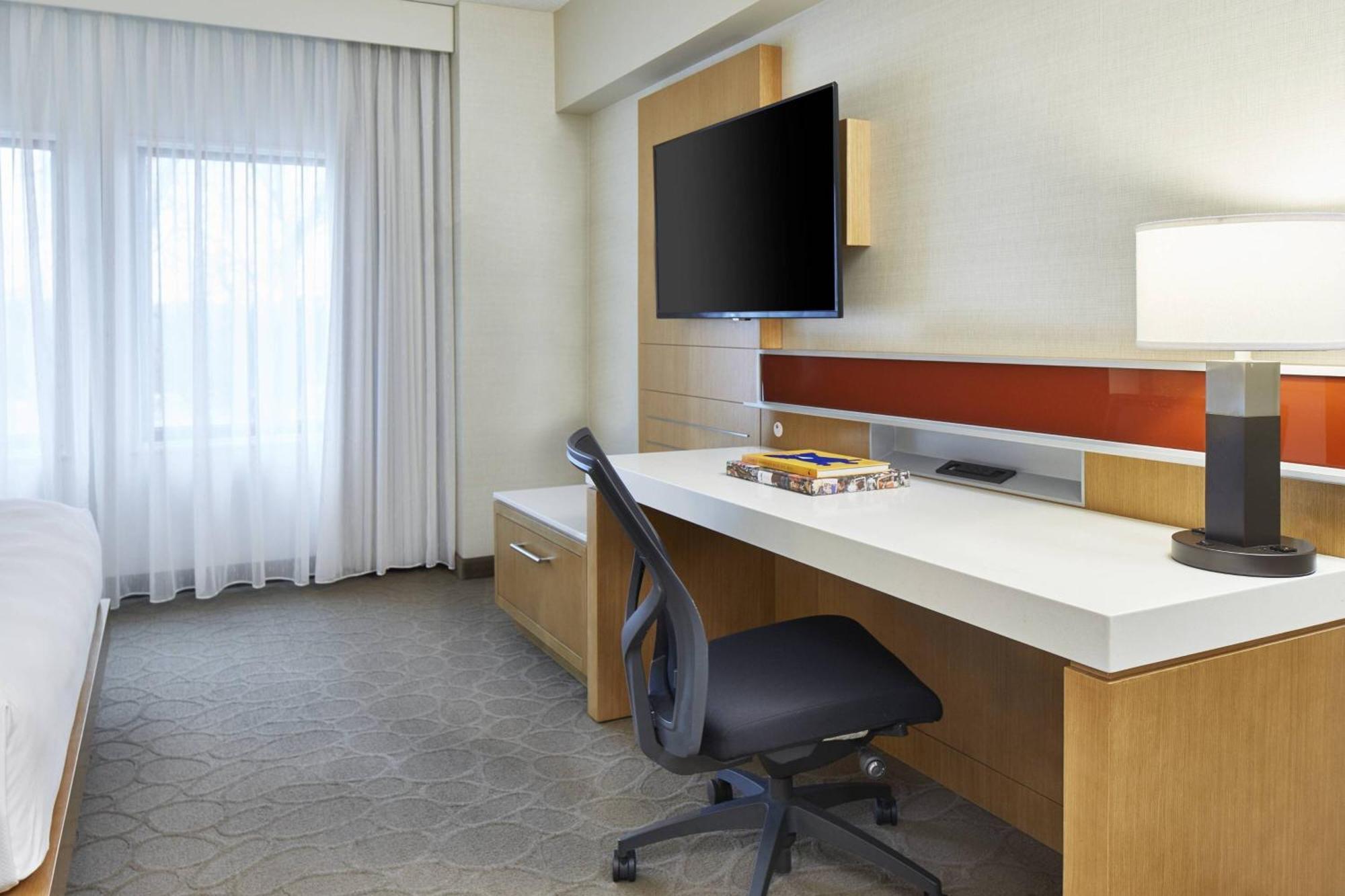 Renaissance Chicago Glenview Suites Hotel Экстерьер фото