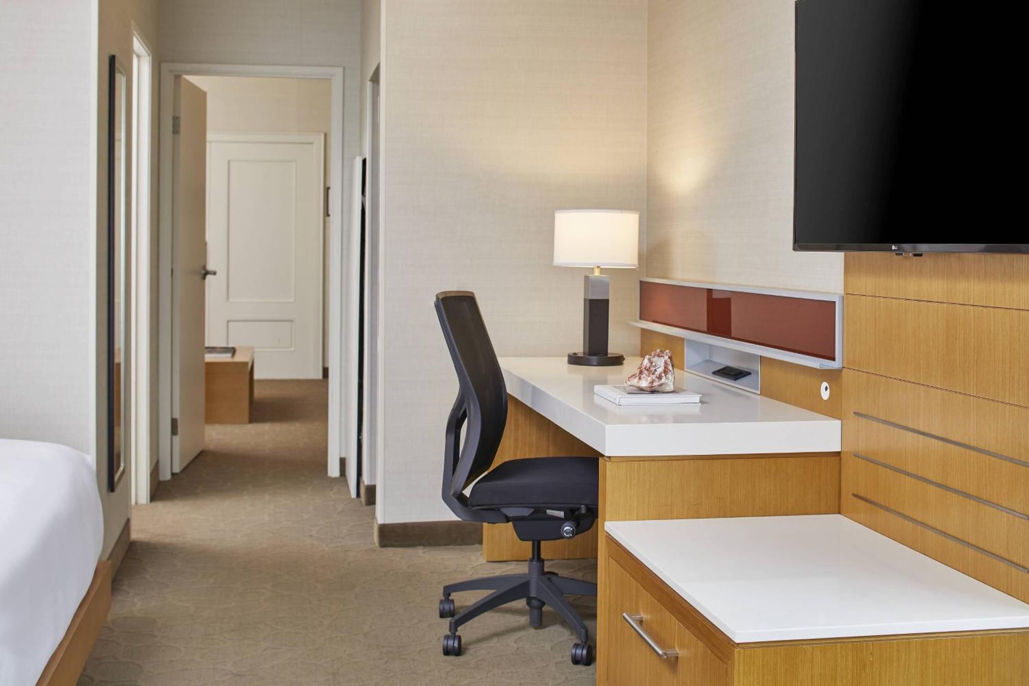 Renaissance Chicago Glenview Suites Hotel Экстерьер фото