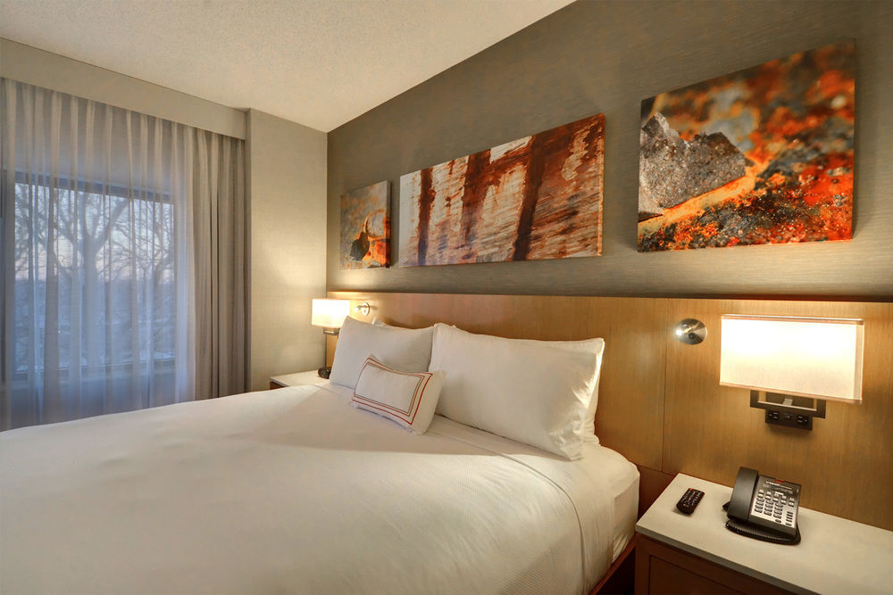 Renaissance Chicago Glenview Suites Hotel Экстерьер фото